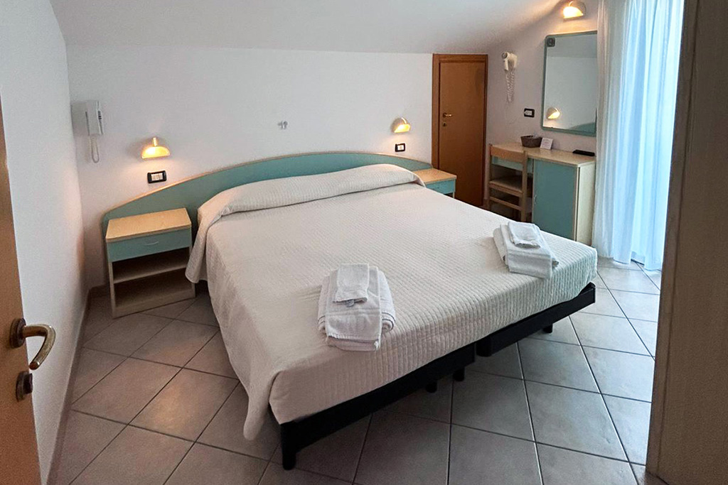 Economy Room